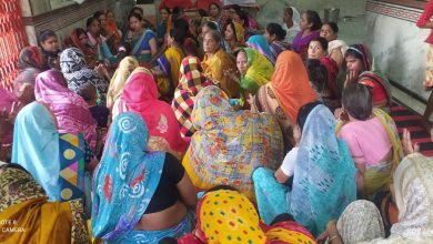 Photo of उत्तर प्रदेश औरैया नवरात्रि के पावन अवसर पर एक विचित्र पहल सेवा समिति की महिला शाखा तुलसी द्वारा फूलमती मंदिर में भजन कीर्तन का किया गया आयोजन।     (  पंकज सिंह राणावत की खास रिपोर्ट )